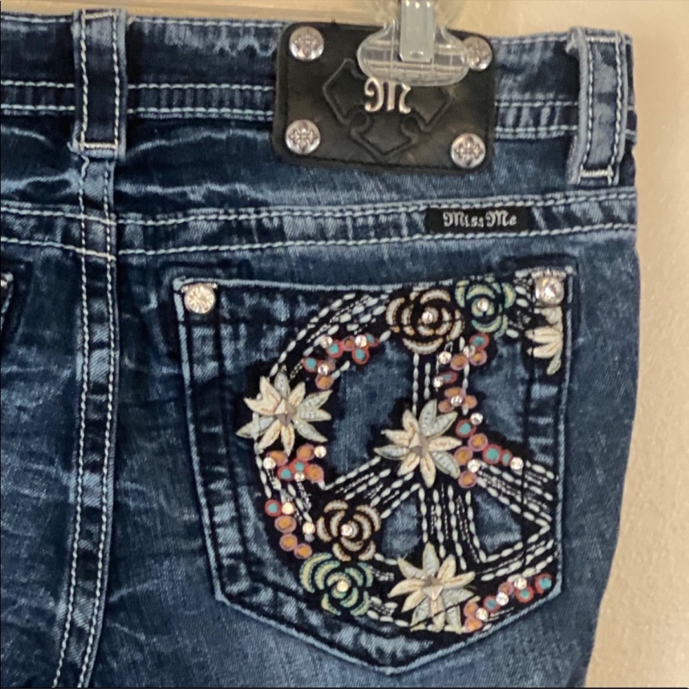 Miss Me Crop Cropped Capris 29 Peace Sign